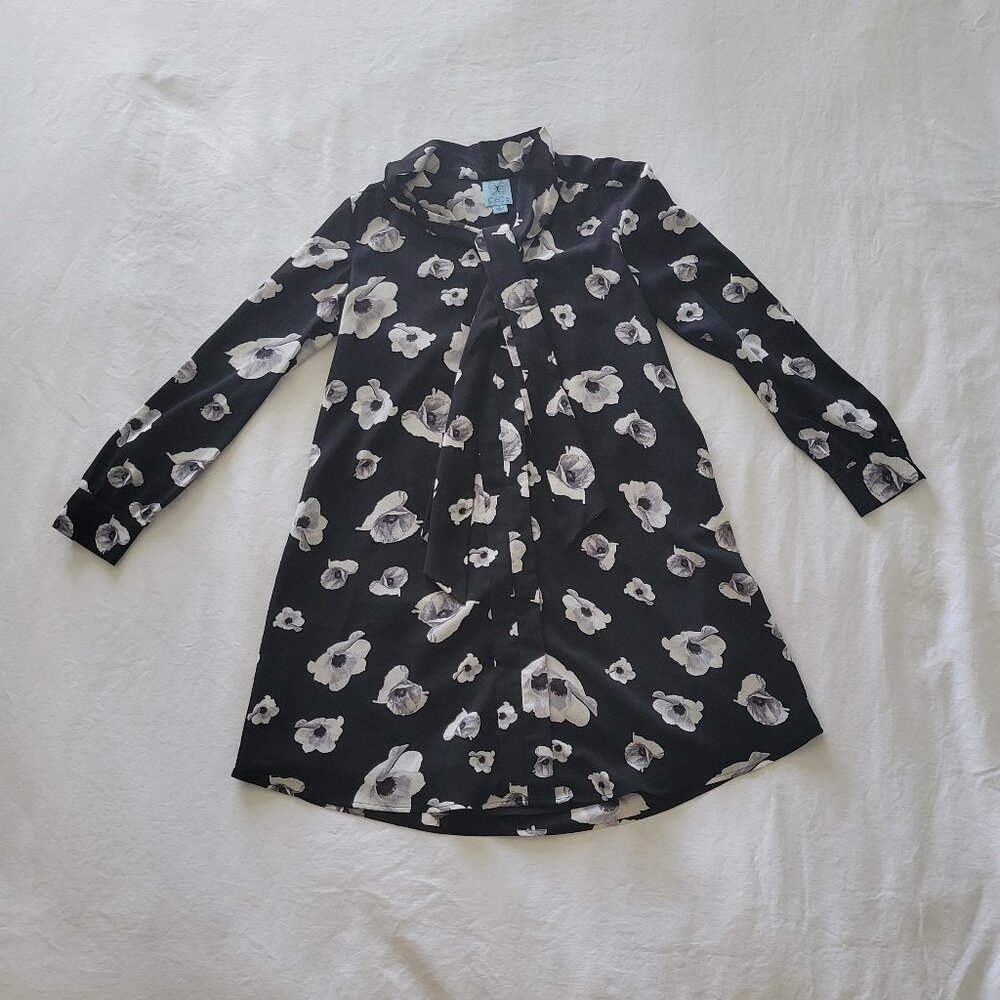 Flowy Black/White CeCe Stunner